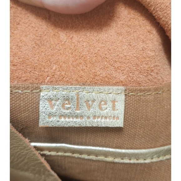 Velvet by Graham & Spencer Classic Gold pink Shoulder Bag - Picture 8 of 13